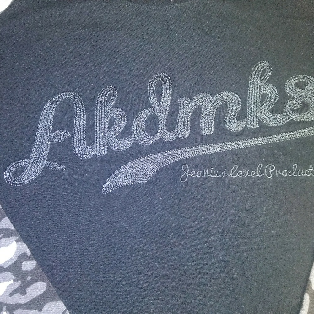 Akdemiks Jean Shirt Size XL
